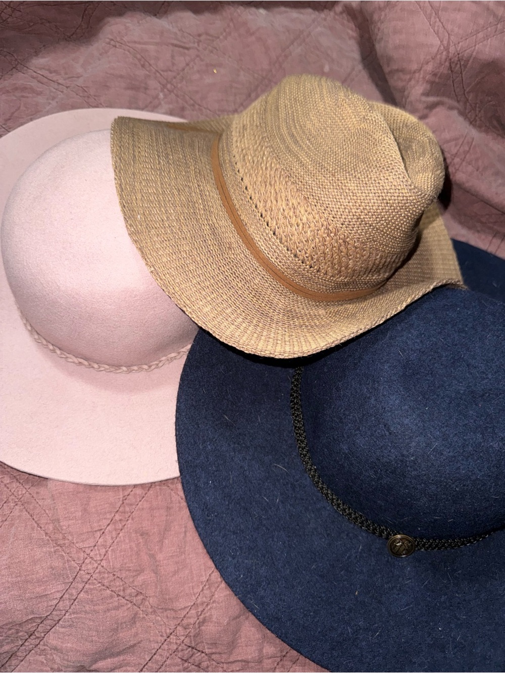3 women’s hats